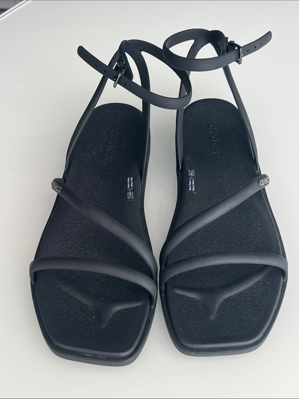 CROCS Women's Black Strappy Square-Toe Ankle Strap Sandals